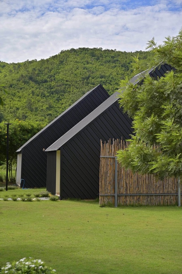 เมาน์เทนเฮาส์ 4